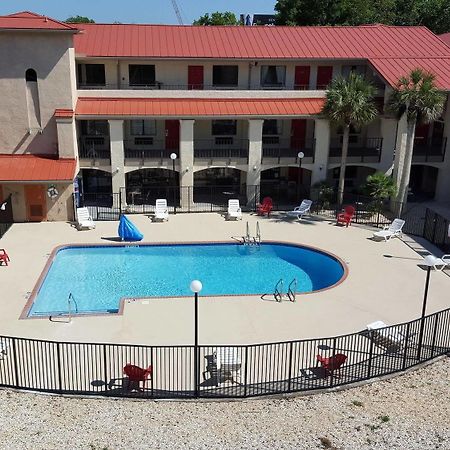 Tricove Inn & Suites Джэксонвиль Экстерьер фото