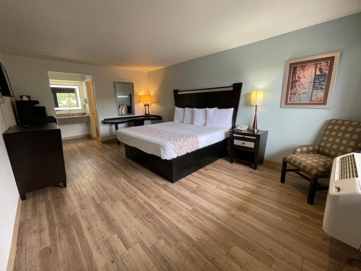 Tricove Inn & Suites Джэксонвиль Экстерьер фото